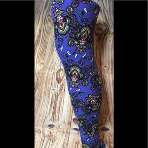 Os lularoe Blue background